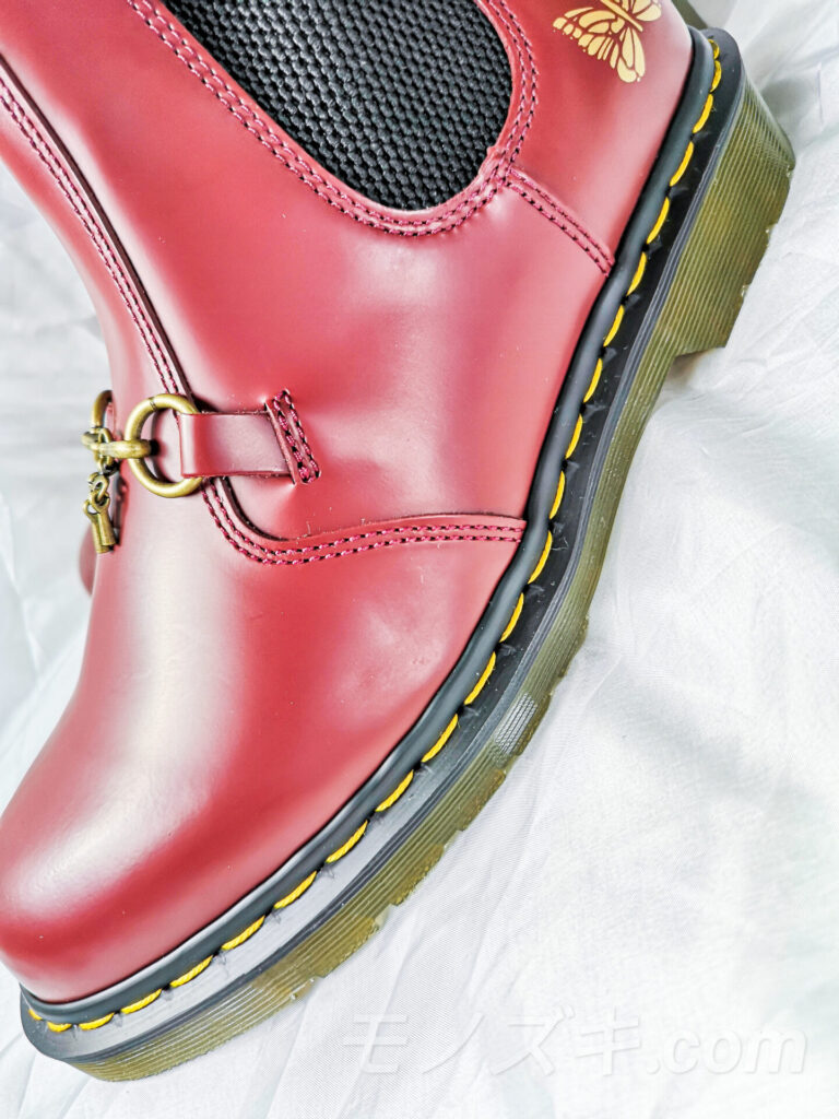 秋コーデにはサイドゴアブーツ。Dr.Martens×Needlesのチェルシーブーツ